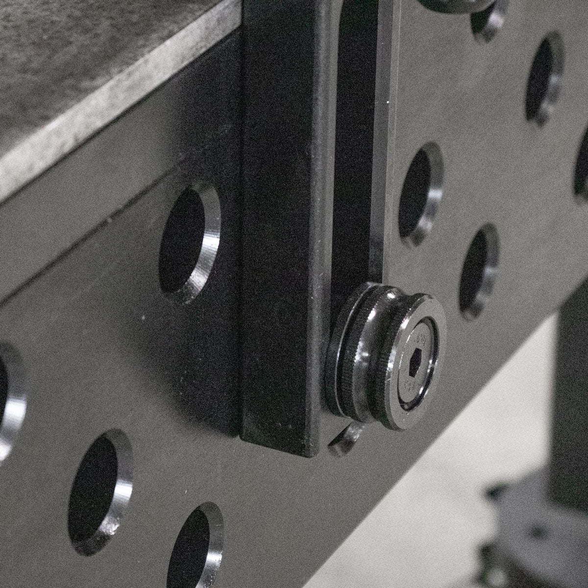 Ball Lock Bolts [28 mm]